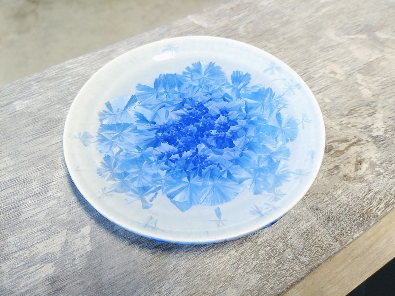 青い結晶皿3