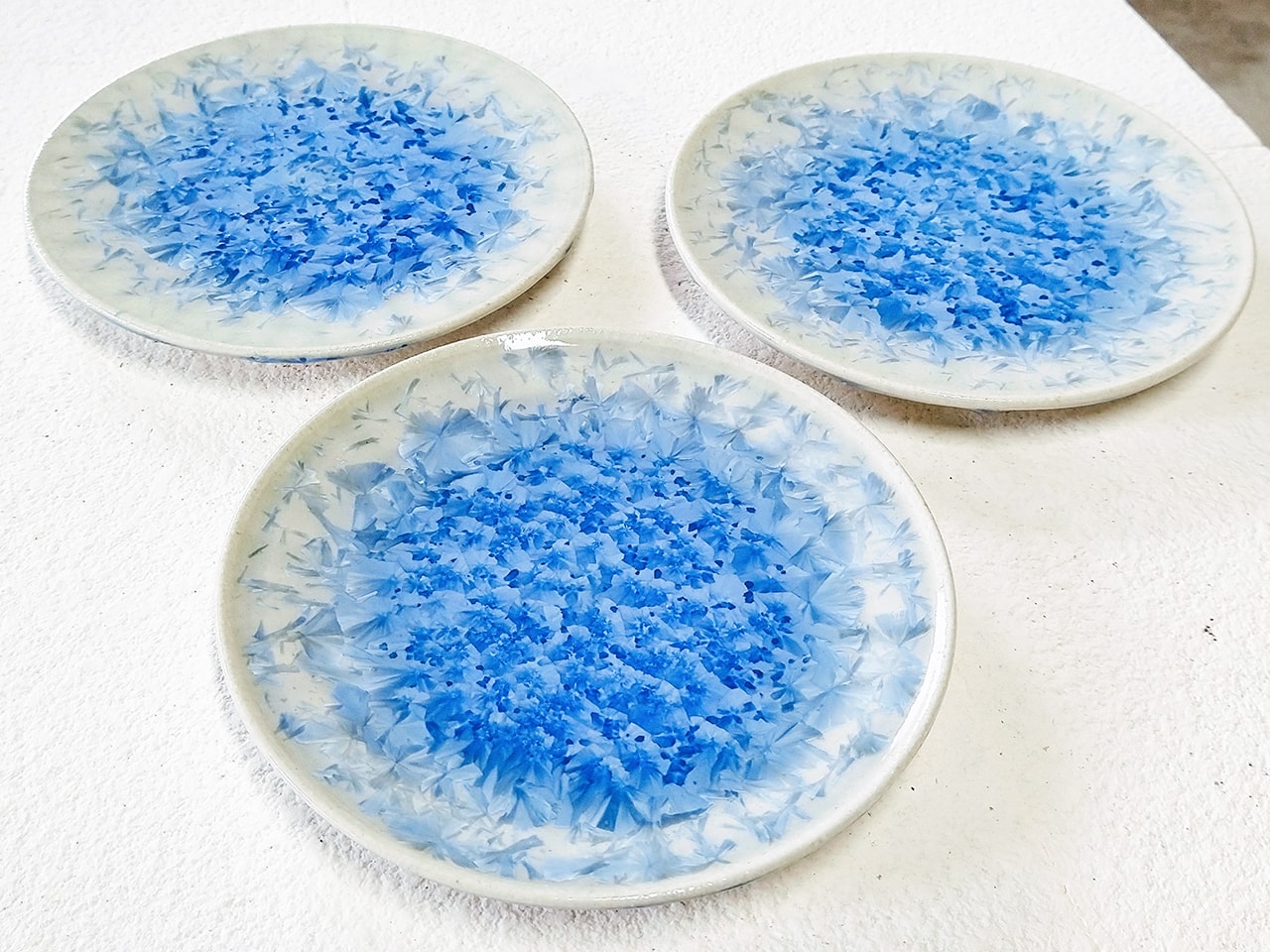 青い結晶皿