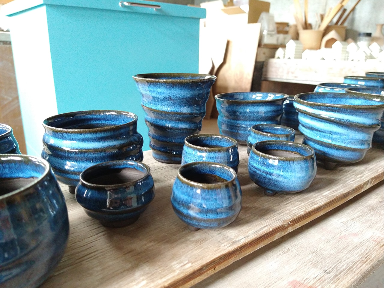 青い灰釉のミニ植木鉢