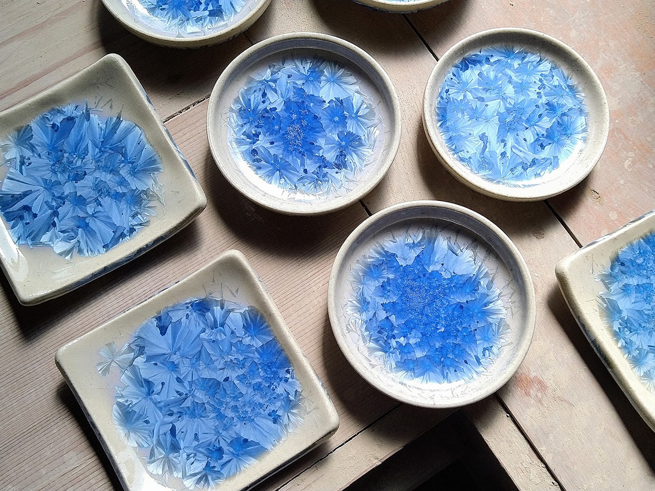 青の結晶小皿