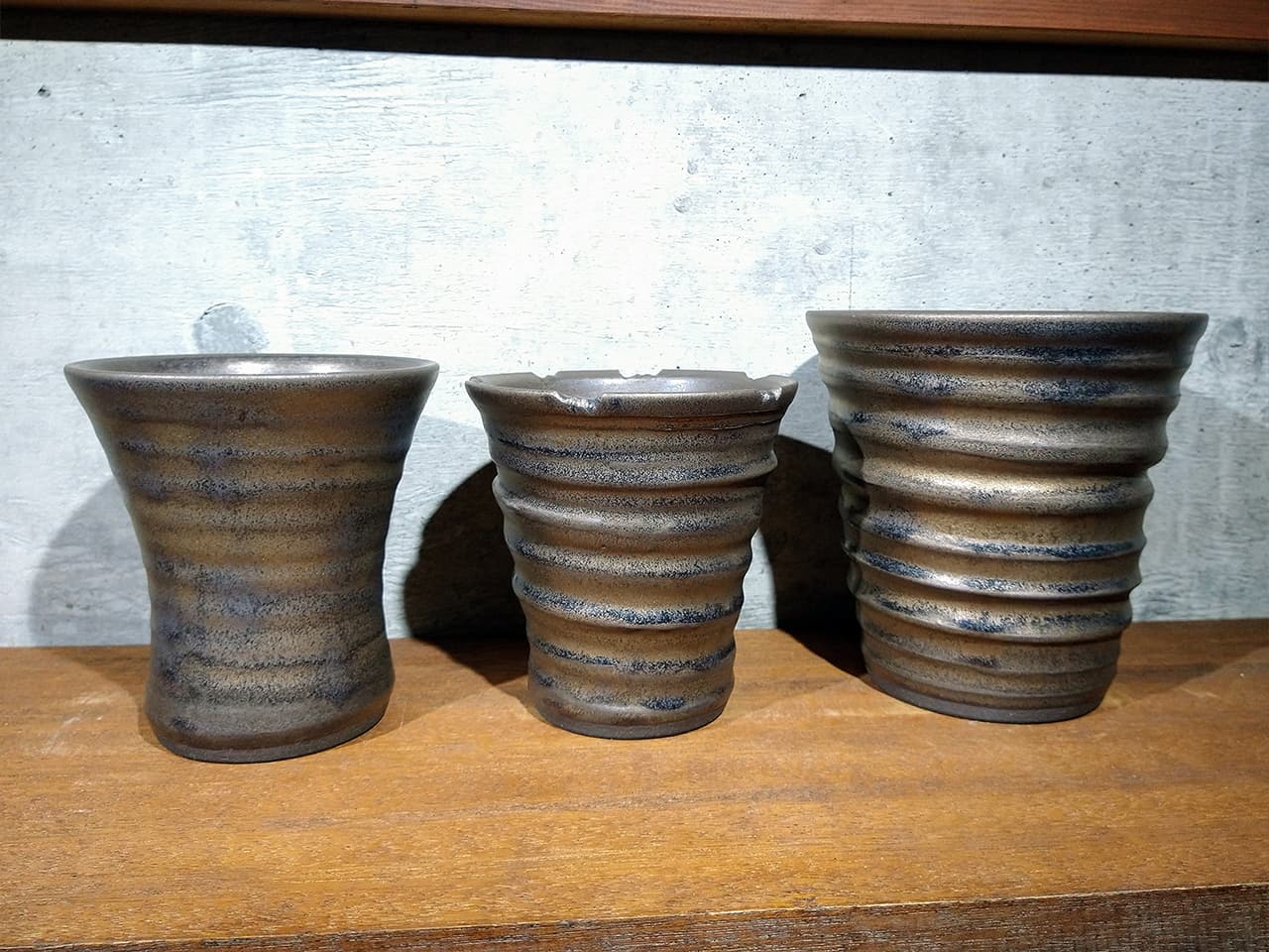 追加納品したブロンズ釉の植木鉢