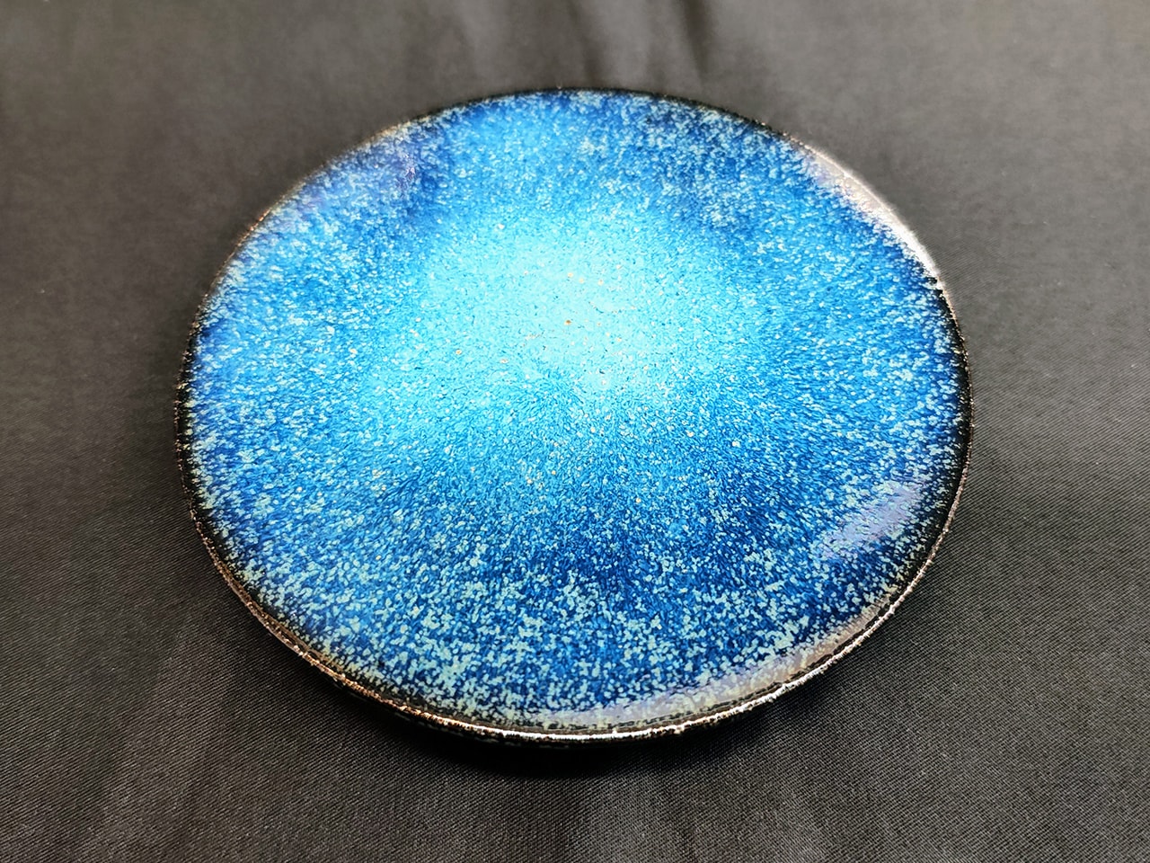 宇宙を感じる釉薬の小皿